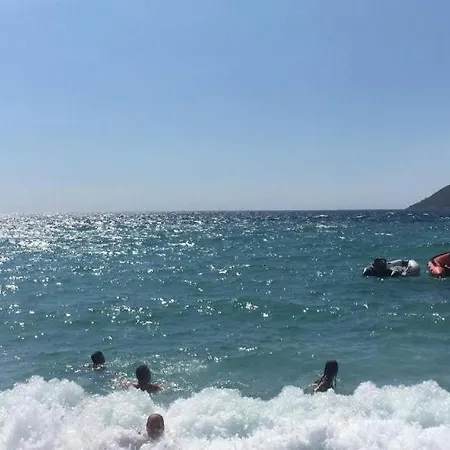 Ana & Angelo House Himare *