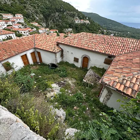 Ana & Angelo House Himare *