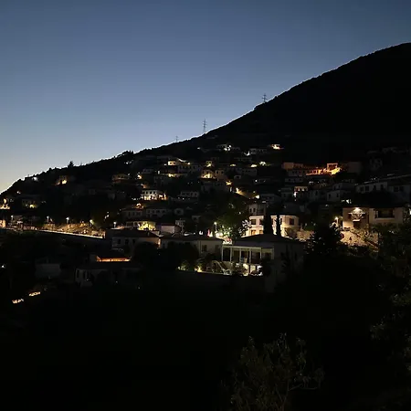 Ana & Angelo House Himare Holiday home Vuno