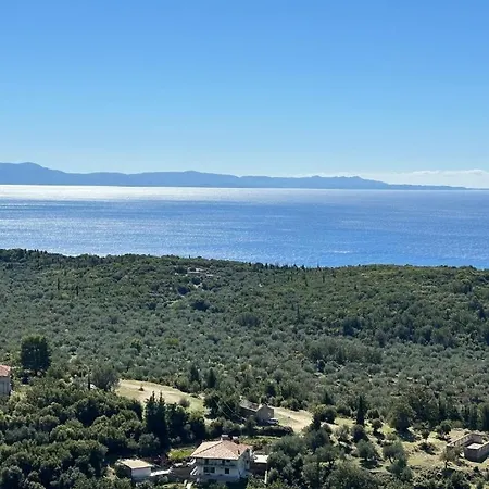 Ana & Angelo House Himare *