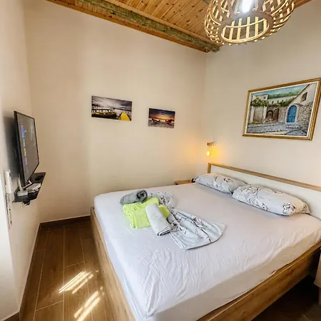 Ana & Angelo Stone House Himare *