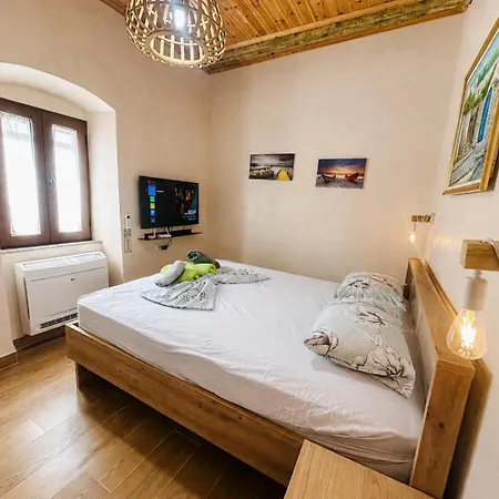 Ana & Angelo Stone House Himare